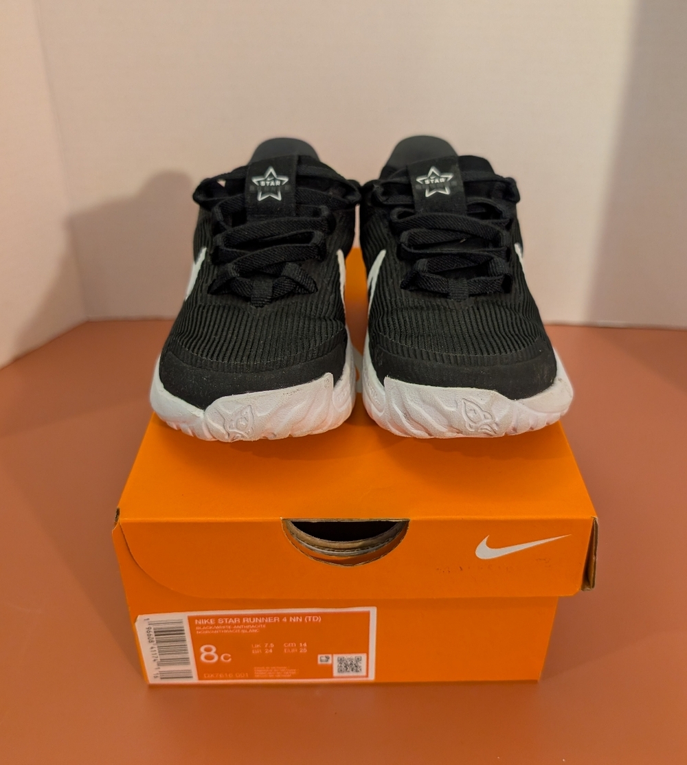 Nike Star Runner 4 NN (TD) in Size 8C Black/White (Toddler Boy)